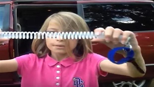 Ecco l’invenzione di una bimba di 9 anni che impedirà ai genitori di dimenticare i figli in auto