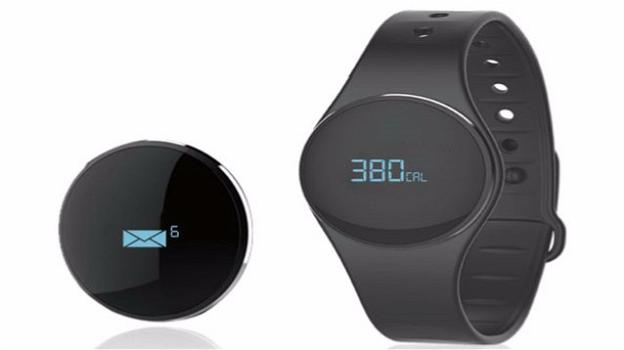 Portronics Yogg X, smartwatch fitness con risparmioso display OLED