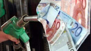 Ecco 6 miracolose regole d’oro per risparmiare sulla benzina
