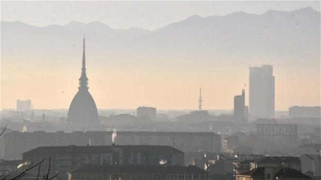 Torino è in emergenza ambientale: misure eccezionali contro lo smog