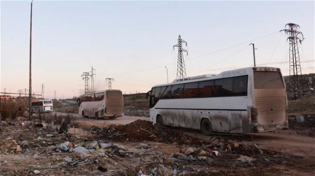 Siria: ribelli attaccano i bus per l’evacuazione