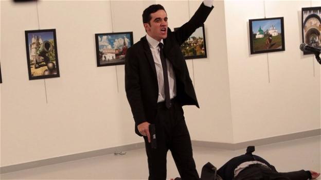 Turchia: ucciso ambasciatore russo durante una mostra fotografica