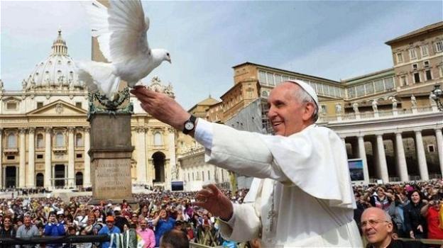 Papa Francesco: per il 2017 la rivoluzione pacifica della nonviolenza
