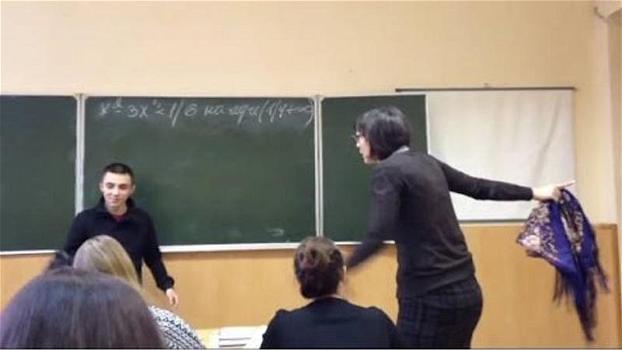 Ecco cosa succede in Russia a chi fa lo sbruffone a scuola con i professori