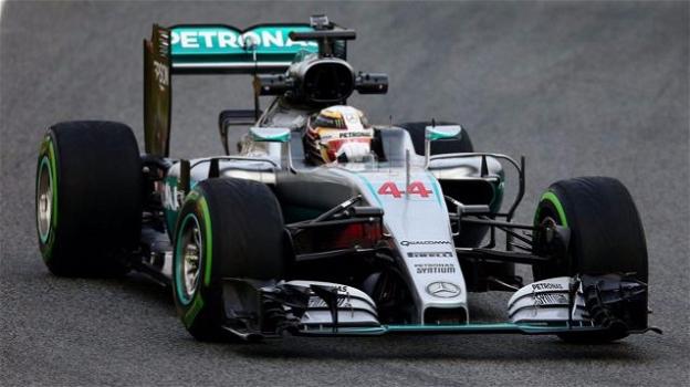 F1: FIA boccia le sospensioni Mercedes, inizia la sfida Ferrari