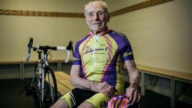 Ciclismo: fenomeno Marchand, record dell’ora battuto a 105 anni