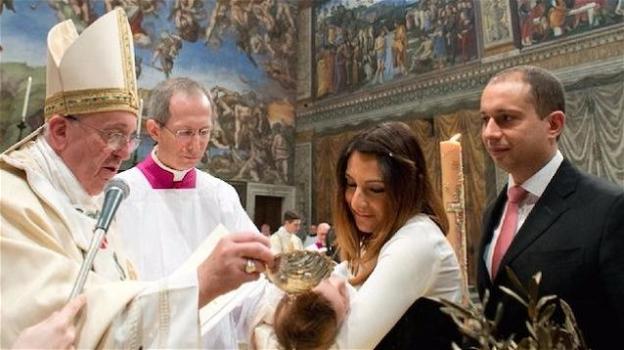 Papa Francesco: battesimo in Cappella Sistina per 28 bambini