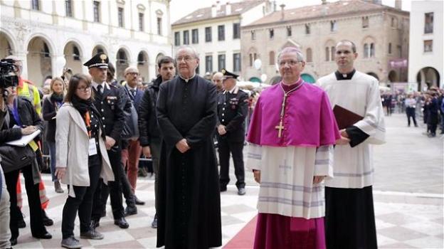 Il vescovo Claudio Cipolla: "Mi vergogno e chiedo scusa"
