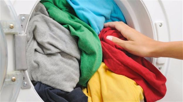 Ecco i motivi per cui vanno lavati i vestiti nuovi prima dell’uso