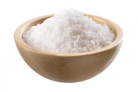 La prova del sale è molto usata per capire se ci sono energie negative in una stanza. Ecco come si fa