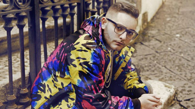 Rocco Hunt, il giovane rapper, è diventato papà