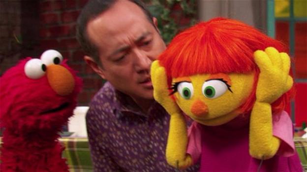 Julia, il primo pupazzo Muppet autistico