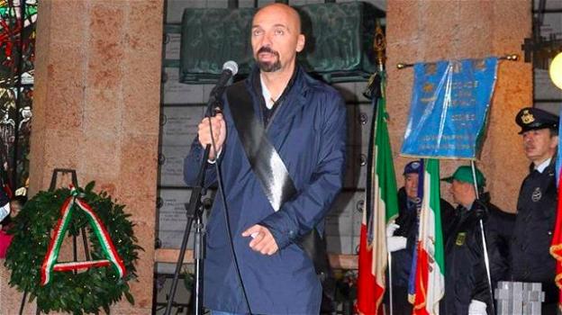 Il sindaco di Cantù attacca con parole aspre Salvini