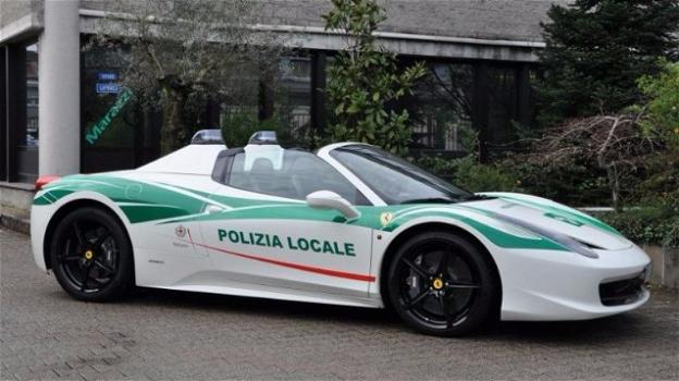 Una Ferrari 458 Spider per la Polizia locale di Milano
