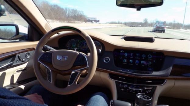 Cadillac CT6: guida autonoma in autostrada