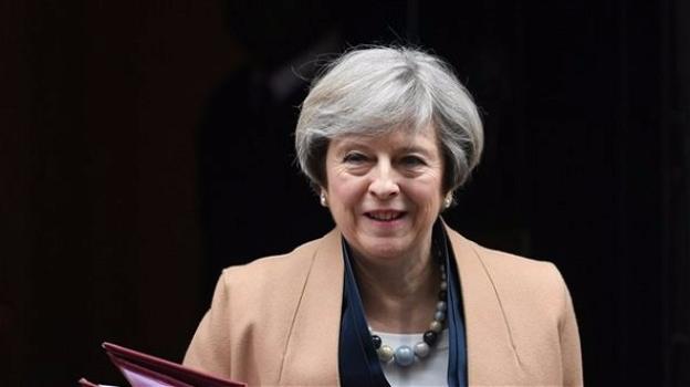 Theresa May annuncia elezioni anticipate l’8 giugno