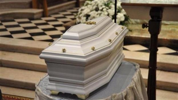 Napoli: bimbo resuscita nella tomba a Pasqua. Ma è una bufala