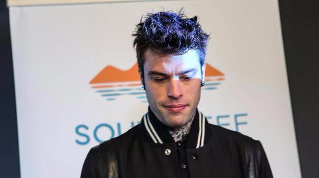 Fedez su Instagram ricicla frasi d’amore