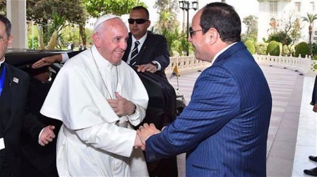 Papa Francesco al Cairo, incontra Al Sisi e l’Imam
