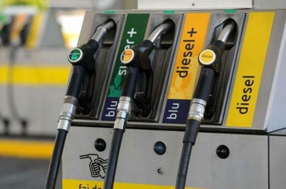 Un benzinaio onesto racconta come vengono truffati i clienti. Ecco come difendersi