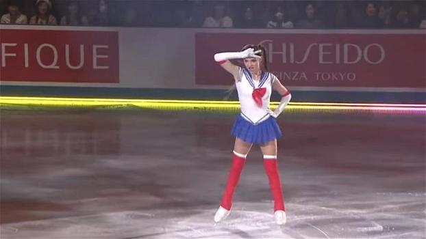 Pattinatrice russa indossa il costume di Sailor Moon. Mai vista un’esibizione così originale