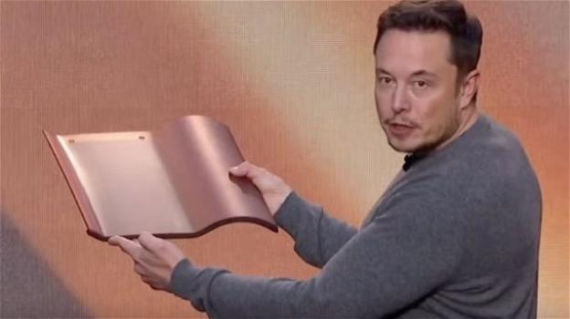Tesla lancia le tegole con pannelli fotovoltaici integrati