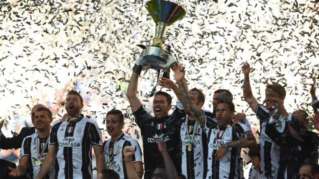 Juventus Crotone 3-0: i bianconeri vincono la Serie A