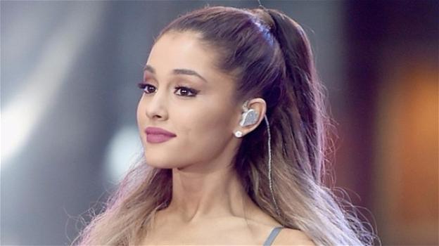 Attentato Manchester, Ariana Grande vuole pagare funerali alle vittime