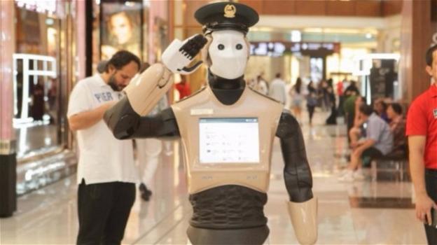 Dubai: entra in servizio il primo poliziotto robot
