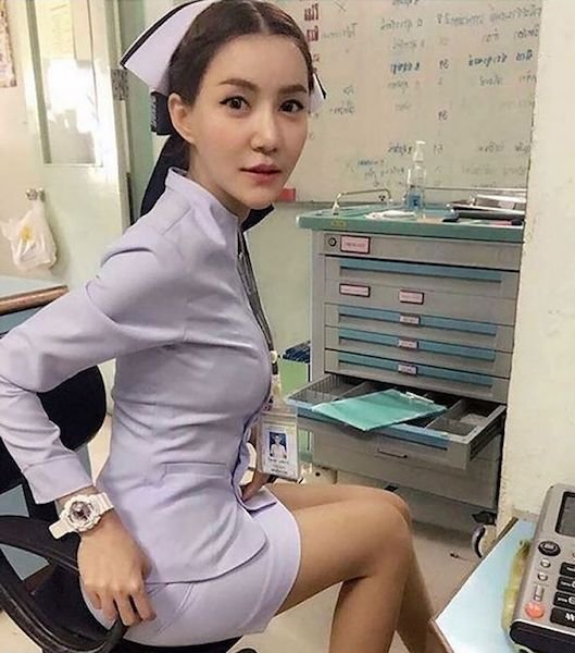infermiera-sexy-licenziata