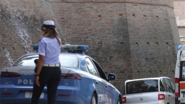 Ancona: mamma di una bambina di 22 mesi si lancia nel vuoto e muore
