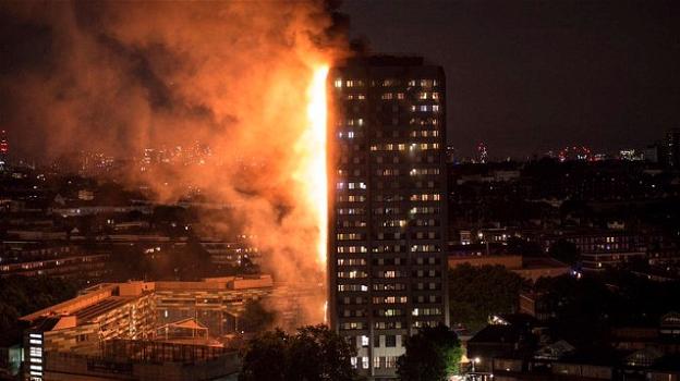 Londra, grattacielo in fiamme, numero ancora non precisato di vittime.