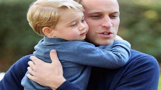 Il principe William pubblica una foto online con George, ed è bufera