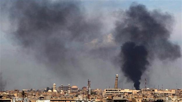 Attacco a Mosul: l’Isis distrugge la propria moschea
