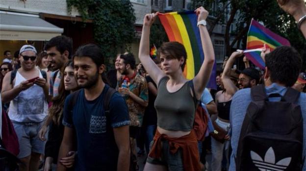 GayPride Istanbul: attivisti arrestati costretti ad ascoltare il Corano