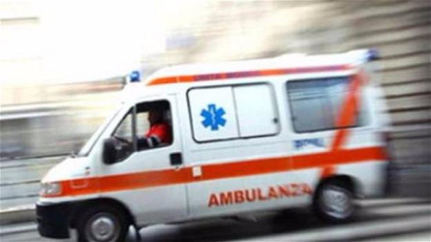 Genova, bimba di 4 anni cade dalla finestra mentre gioca: è grave