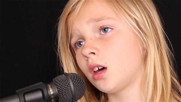 Ha solo 11 anni ed interpreta il brano “The sound of silence”. La sua esibizione è da pelle d’oca!