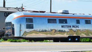 Acquista un Airstream del 1962 e lo ristruttura. I suoi interni di lusso ti conquisteranno subito!