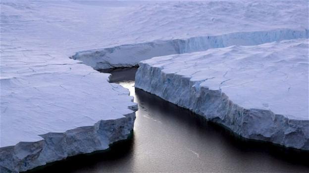 Un enorme iceberg si è distaccato dall’Antartide