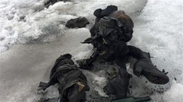 Dopo 75 anni ritrovati congelati nelle Alpi i corpi di una coppia