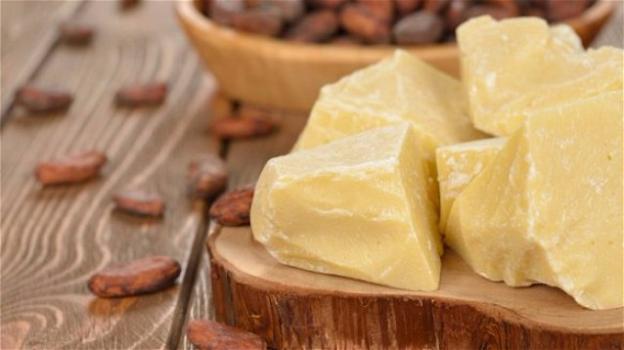 Gli usi alternativi del burro di cacao come alleato di bellezza