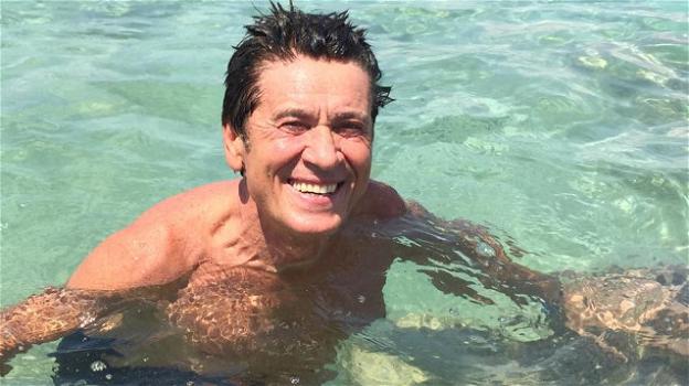 Gianni Morandi: vacanze nelle splendide acque del salento