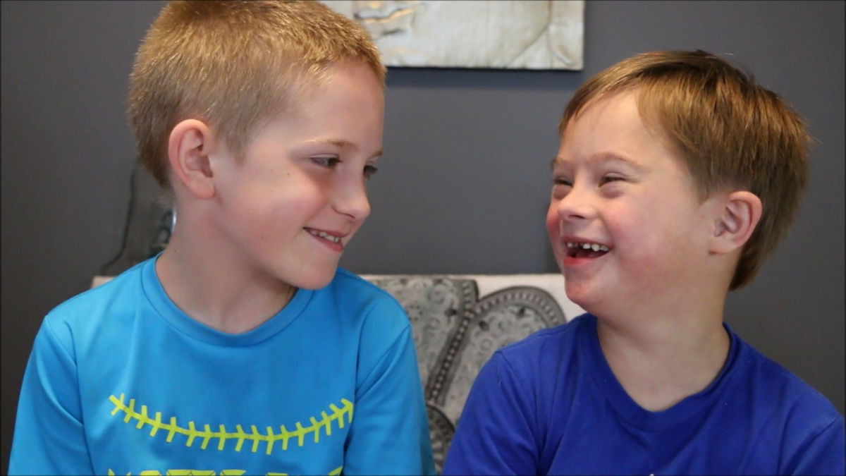 Questo bambino sta insegnando a tutti cosa significhi voler bene ad un ...