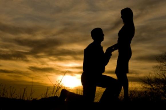 Ecco il cofanetto d’oro per l’anello di matrimonio ispirato ad Harry Potter! Magico!