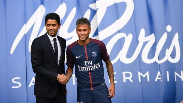 Neymar è un nuovo calciatore del Psg, ora è ufficiale