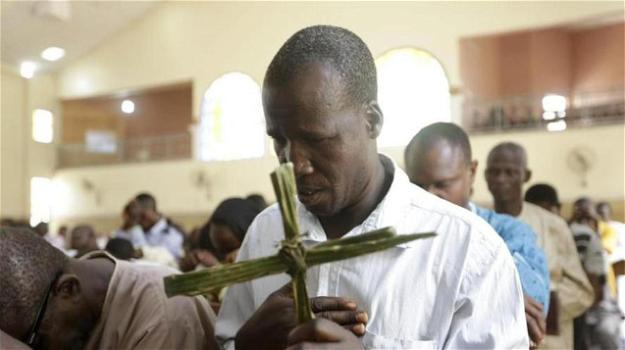Regolamento di conti in una chiesa cattolica in Nigeria: 8 morti e 18 feriti