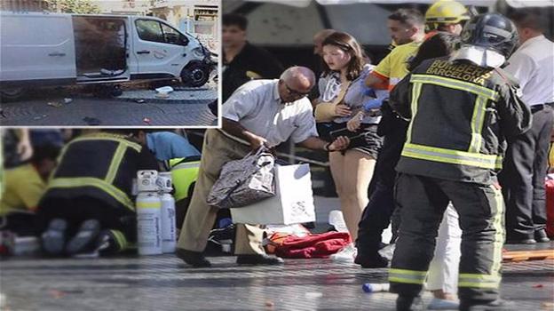 Attentato terroristico a Barcellona: furgone lanciato nell’area pedonale