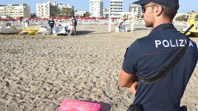 Violenza Rimini, la difesa del mediatore culturale dopo frasi choc