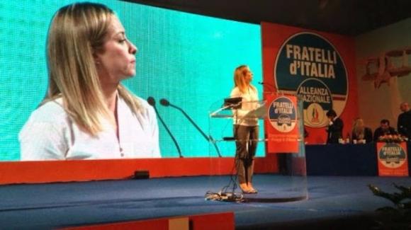 Giorgia Meloni: "L'Italia ha il problema dei migranti ...