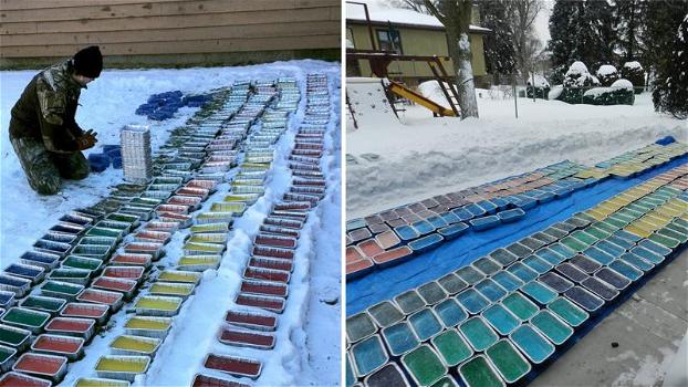 Versa acqua colorata nelle teglie mentre fuori nevica. Quello che realizza è fenomenale!